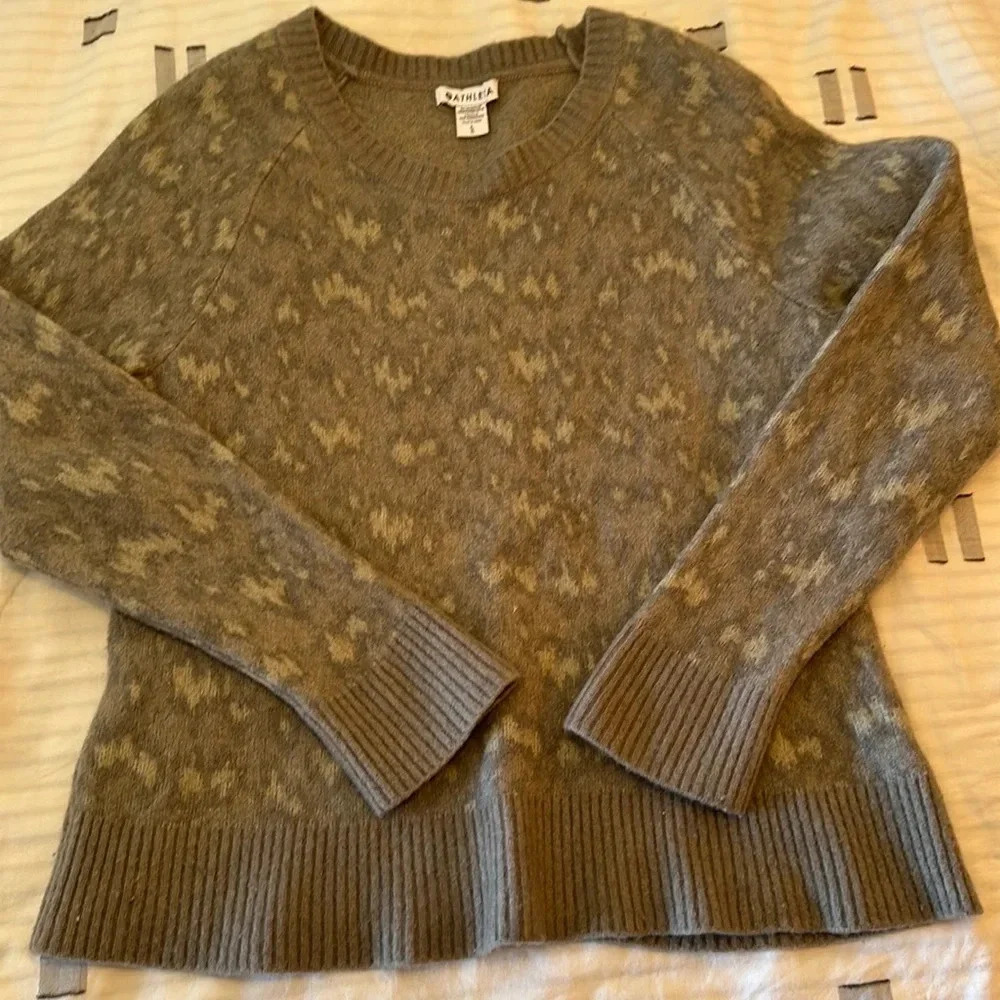 Athleta Women’s sweater animal print Large